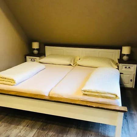 Guest house A Restauracia Hanisberg *