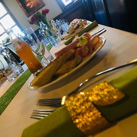 Pensión A Reštaurácia Hanišberg 3*